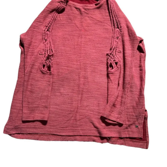 American Eagle Women's‎ Small Red Knit Blouse with Cold Shoulder & 3/4 Sleeves - Picture 7 of 7